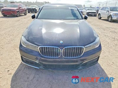 Piąte zdjęcie samochodu w środku: 2018 BMW 740 I VIN:WBA7E2C5XJG742446 - miniatura