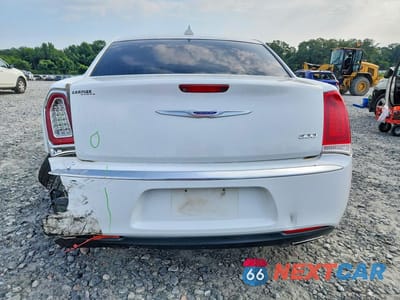 Zdjęcie 6 z 12 samochodu: 2019 CHRYSLER 300 TOURING VIN:2C3CCAAG4KH733189 - miniatura