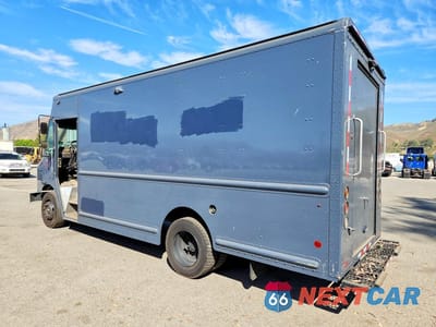 Drugie zdjęcie samochodu z przodu: 2020 FREIGHTLINER CHASSIS M VIN:4UZAC2EA2LCLZ7007 - miniatura