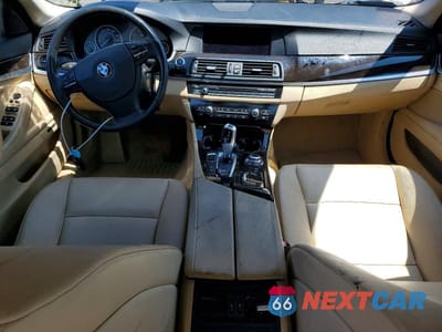 Zdjęcie 8 z 13 samochodu: 2013 BMW 528 XI VIN:WBAXH5C53DD107714 - miniatura