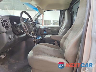 Zdjęcie 7 z 13 samochodu: 2015 GMC SAVANA G3500 VIN:1GTZ7TCG7F1225192 - miniatura
