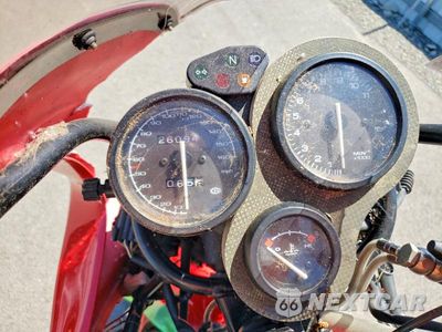 Zdjęcie 7 z 9 samochodu: 2001 DUCATI 900 SS VIN:ZDM1LC4N71B007718 - miniatura