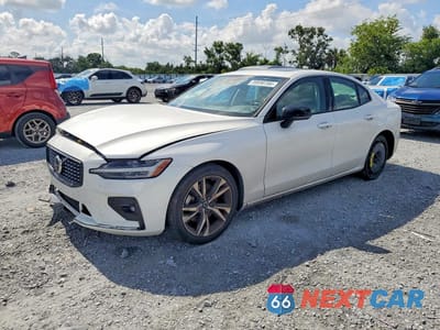 2025 VOLVO S60 CORE 7JRL12FJ5SG369129 - główne zdjęcie licytacji z USA - miniatura