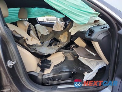 Zdjęcie 7 z 12 samochodu: 2021 BMW 228XI VIN:WBA73AK06M7H42277 - miniatura