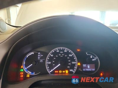 Zdjęcie 9 z 12 samochodu: 2011 LEXUS CT 200 VIN:JTHKD5BH8B2006602 - miniatura