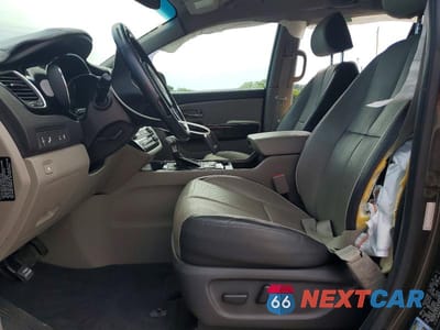 Zdjęcie 7 z 13 samochodu: 2017 KIA SEDONA SX VIN:KNDMC5C16H6326470 - miniatura