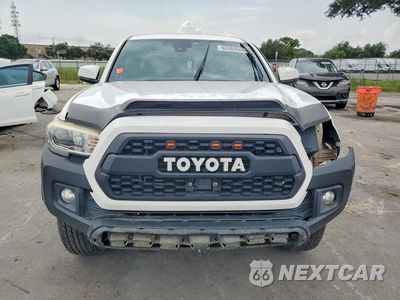Piąte zdjęcie samochodu w środku: 2019 TOYOTA TACOMA TRD OFF-ROAD VIN:5TFCZ5AN1KX205315 - miniatura