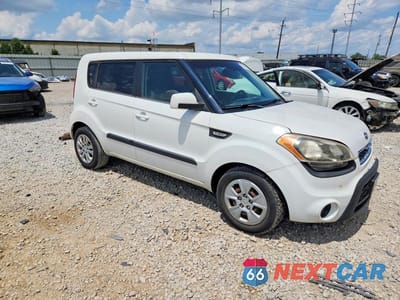 Czwarte zdjęcie samochodu z boku: 2012 KIA SOUL BASE VIN:KNDJT2A57C7402577 - miniatura