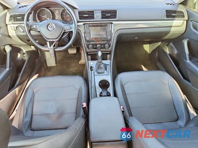 Zdjęcie 8 z 12 samochodu: 2017 VOLKSWAGEN PASSAT SE VIN:1VWBT7A36HC078887 - miniatura