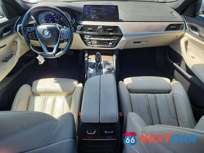Zdjęcie 8 z 12 samochodu: 2018 BMW 530E VIN:WBAJA9C57JG622906 - miniatura