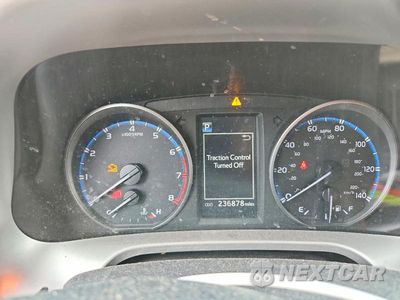Zdjęcie 9 z 13 samochodu: 2018 TOYOTA RAV4 LE VIN:JTMBFREV3JJ732232 - miniatura