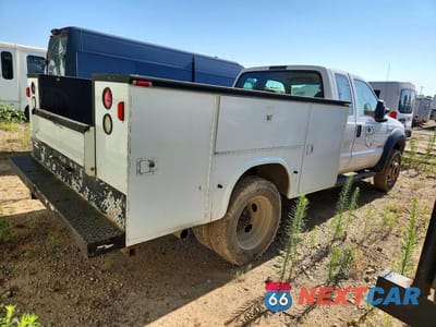 Trzecie zdjęcie samochodu z tyłu: 2006 FORD F550 SUPER DUTY VIN:1FDAX57P06EA12981 - miniatura