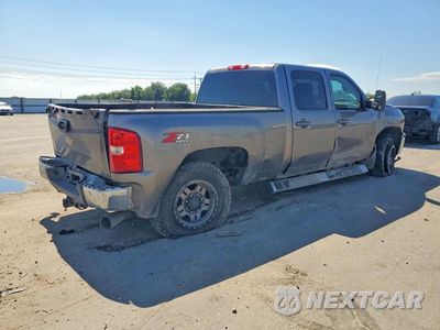 Trzecie zdjęcie samochodu z tyłu: 2013 CHEVROLET SILVERADO K2500 HEAVY DUTY LTZ VIN:1GC1KYE87DF171746 - miniatura