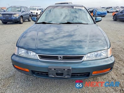 Piąte zdjęcie samochodu w środku: 1997 HONDA ACCORD LX VIN:1HGCD5632VA215012 - miniatura