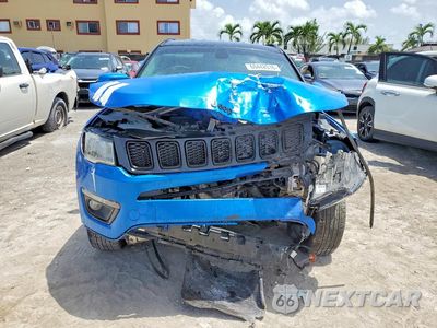 Piąte zdjęcie samochodu w środku: 2019 JEEP COMPASS LATITUDE VIN:3C4NJCBB4KT676847 - miniatura