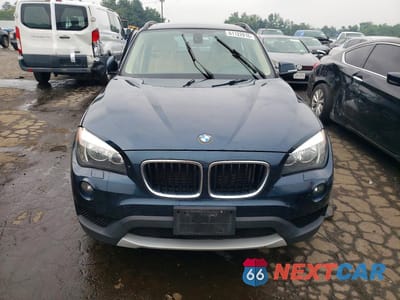 Piąte zdjęcie samochodu w środku: 2013 BMW X1 XDRIVE28I VIN:WBAVL1C54DVR92482 - miniatura