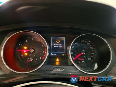 Zdjęcie 9 z 13 samochodu: 2018 VOLKSWAGEN TIGUAN VIN:3VV2B7AX7JM151831 - miniatura