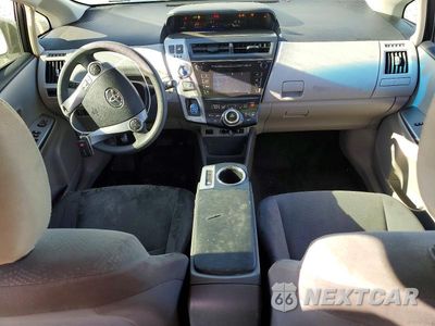 Zdjęcie 8 z 12 samochodu: 2017 TOYOTA PRIUS V TWO VIN:JTDZN3EU7HJ068016 - miniatura