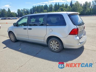 Drugie zdjęcie samochodu z przodu: 2011 VOLKSWAGEN ROUTAN S VIN:2V4RW4DG8BR714784 - miniatura