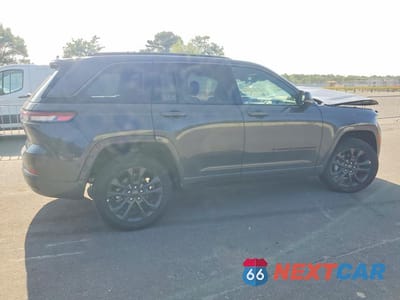 Trzecie zdjęcie samochodu z tyłu: 2026 JEEP GRAND CHEROKEE LIMITED VIN:1C4RJHBR8TC260860 - miniatura