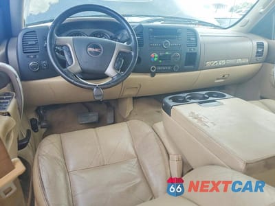 Zdjęcie 8 z 12 samochodu: 2013 GMC SIERRA K1500 SLE VIN:1GTR2VE79DZ179788 - miniatura