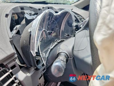 Zdjęcie 9 z 11 samochodu: 2010 TOYOTA COROLLA LE VIN:1NXBU4EE9AZ197202 - miniatura