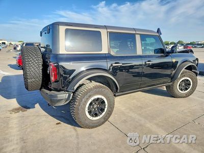 Trzecie zdjęcie samochodu z tyłu: 2024 FORD BRONCO BADLANDS VIN:1FMEE9BP5RLA41253 - miniatura