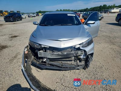 Piąte zdjęcie samochodu w środku: 2018 CHEVROLET MALIBU LT VIN:1G1ZD5ST8JF124637 - miniatura