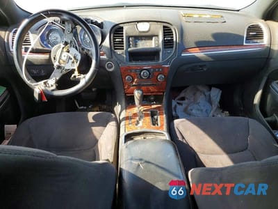 Zdjęcie 8 z 12 samochodu: 2012 CHRYSLER 300 VIN:2C3CCAAG6CH116717 - miniatura