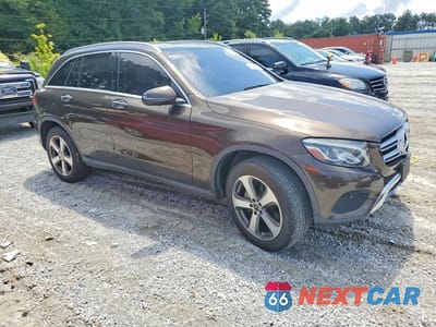 Czwarte zdjęcie samochodu z boku: 2018 MERCEDES-BENZ GLC 300 VIN:WDC0G4JB7JV056213 - miniatura