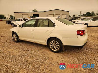 Drugie zdjęcie samochodu z przodu: 2010 VOLKSWAGEN JETTA SE VIN:3VWRZ7AJ6AM059448 - miniatura