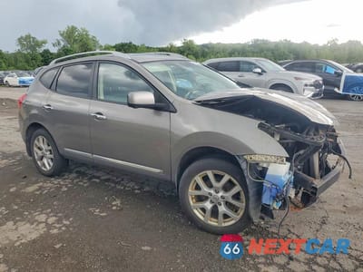 Czwarte zdjęcie samochodu z boku: 2012 NISSAN ROGUE S VIN:JN8AS5MV1CW365892 - miniatura