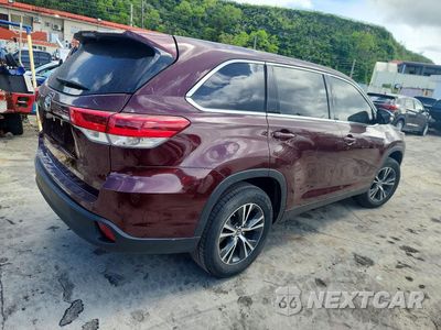 Trzecie zdjęcie samochodu z tyłu: 2019 TOYOTA HIGHLANDER LE VIN:5TDZARFHXKS058767 - miniatura