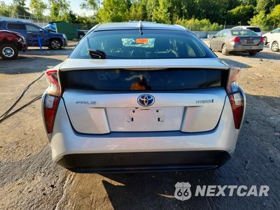 Zdjęcie 6 z 12 samochodu: 2016 TOYOTA PRIUS FOUR VIN:JTDKARFU3G3002046 - miniatura