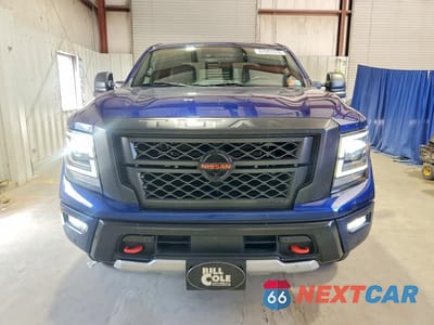 Piąte zdjęcie samochodu w środku: 2022 NISSAN TITAN PRO-4X VIN:1N6AA1ED9NN105260 - miniatura
