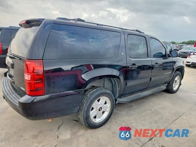 Trzecie zdjęcie samochodu z tyłu: 2011 CHEVROLET SUBURBAN K1500 LT VIN:1GNSKJE31BR368642 - miniatura