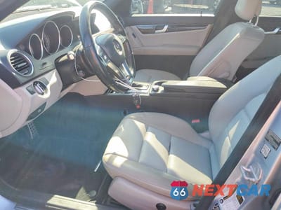 Zdjęcie 7 z 12 samochodu: 2014 MERCEDES-BENZ C 250 VIN:WDDGF4HB0EA948092 - miniatura