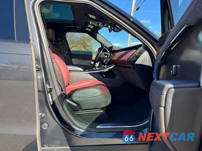 Piąte zdjęcie samochodu w środku: 2023 LAND ROVER RANGE ROVER SPORT DYNAMIC SE VIN:SAL1L9FU3PA109303 - miniatura