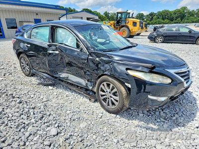 Czwarte zdjęcie samochodu z boku: 2015 NISSAN ALTIMA 2.5 S VIN:1N4AL3AP8FN901515 - miniatura