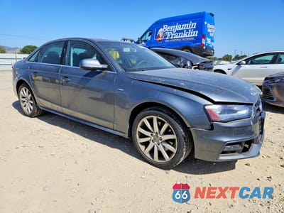 Czwarte zdjęcie samochodu z boku: 2014 AUDI A4 PREMIUM VIN:WAUAFAFL9EN045519 - miniatura