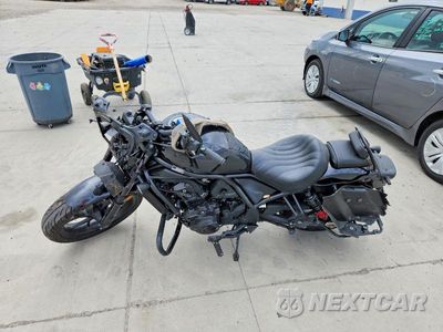 Trzecie zdjęcie samochodu z tyłu: 2023 HONDA CMX1100 T VIN:JH2SC8366PK200191 - miniatura