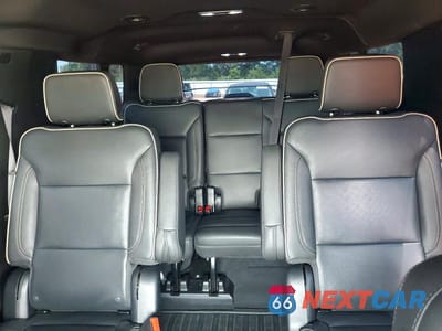 Zdjęcie 10 z 13 samochodu: 2023 CHEVROLET SUBURBAN K1500 PREMIER VIN:1GNSKFKD3PR379434 - miniatura