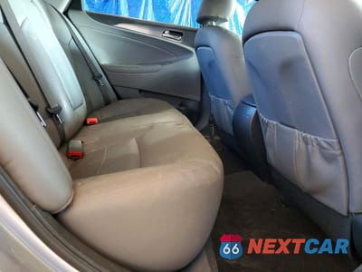 Zdjęcie 10 z 12 samochodu: 2014 HYUNDAI SONATA HYBRID VIN:KMHEC4A40EA105012 - miniatura