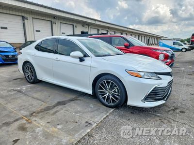 Czwarte zdjęcie samochodu z boku: 2021 TOYOTA CAMRY XLE VIN:4T1F11AK1MU601487 - miniatura