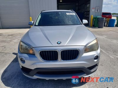 Piąte zdjęcie samochodu w środku: 2015 BMW X1 SDRIVE28I VIN:WBAVM1C54FV316422 - miniatura