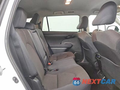 Zdjęcie 10 z 12 samochodu: 2025 TOYOTA HIGHLANDER LE VIN:5TDKDRBH5SS588045 - miniatura