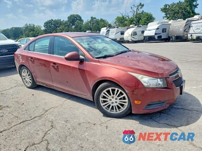 Czwarte zdjęcie samochodu z boku: 2012 CHEVROLET CRUZE ECO VIN:1G1PJ5SC8C7337231 - miniatura