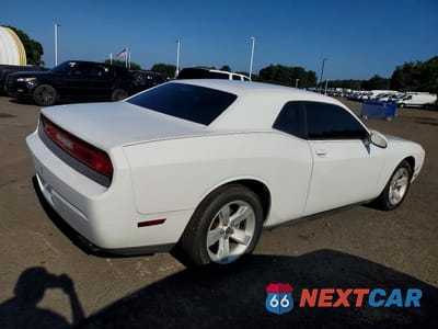 Trzecie zdjęcie samochodu z tyłu: 2014 DODGE CHALLENGER SXT VIN:2C3CDYAG4EH127109 - miniatura