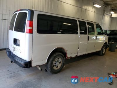 Trzecie zdjęcie samochodu z tyłu: 2011 CHEVROLET EXPRESS G3500 LS VIN:1GNZGZHG9B1100871 - miniatura