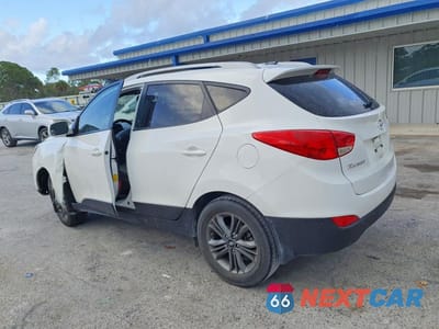 Drugie zdjęcie samochodu z przodu: 2015 HYUNDAI TUCSON SE VIN:KM8JU3AG1FU114172 - miniatura